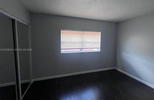 2512 NW 52nd Ave