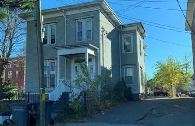 2 Bed / 1 Bath First-Floor Rental – Available ASAP