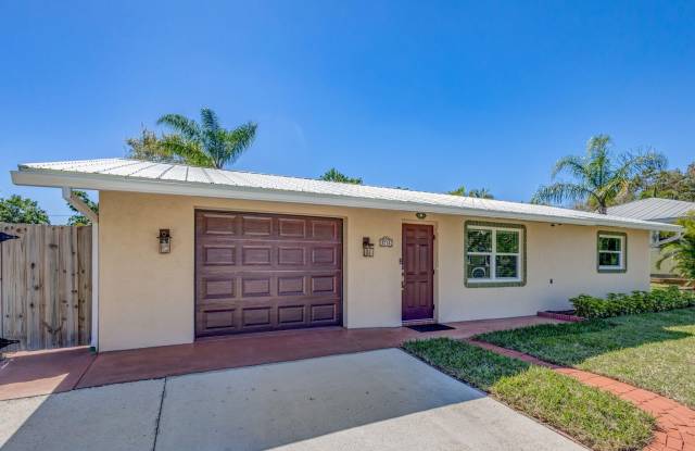 8714 SE Jardin Street