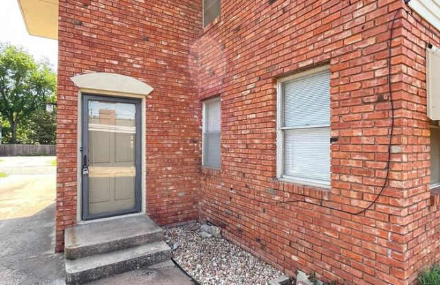 3617 1/2 North Drexel Boulevard