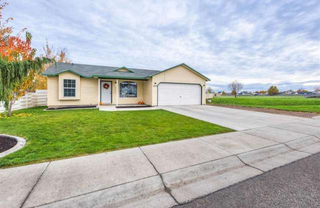 Introducing a charming single level 3 bedroom, 2 bath home for rent in Caldwell, ID.