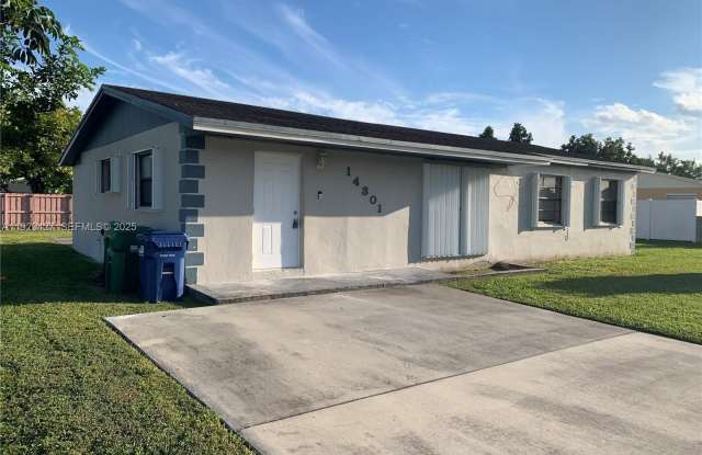 Photo of 14301 SW 105th Ave