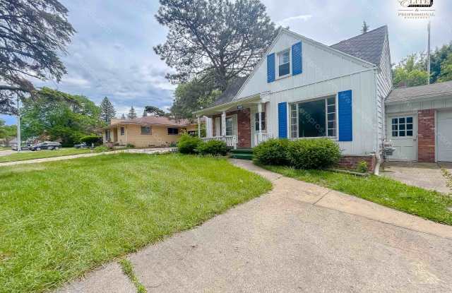 1909 Welch Blvd