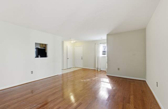 Charming 2 BR/2 BA Condo Home in Upper Marlboro!