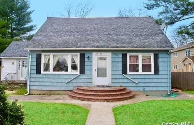 Photo of 117 Blydenburg Avenue