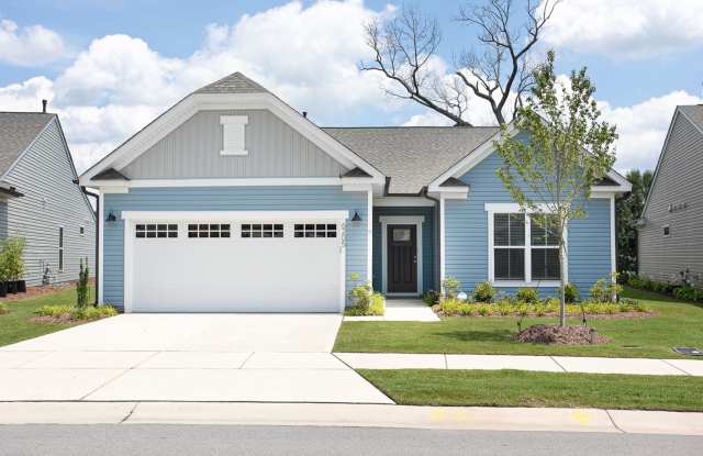 Beautiful 4-bedroom, 2-bath Home with Lake View!