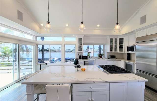 5532 Spinnaker Bay Drive