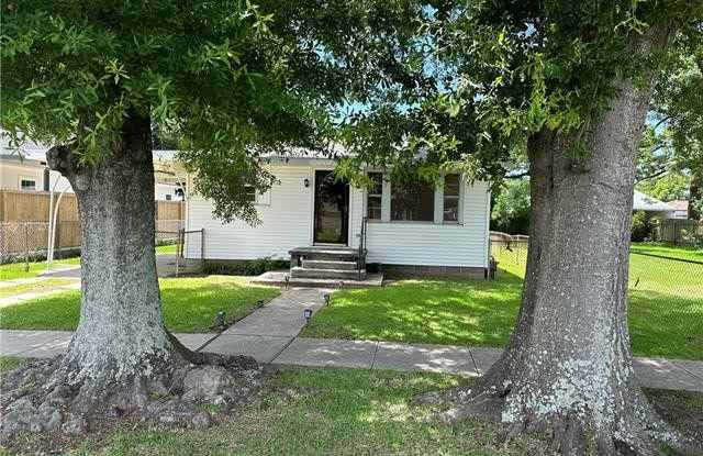 2216 PLAZA Drive