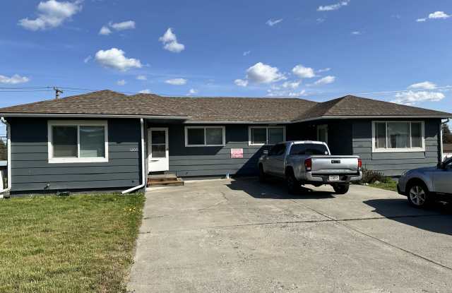 1205 2nd StreetWebster Apartments