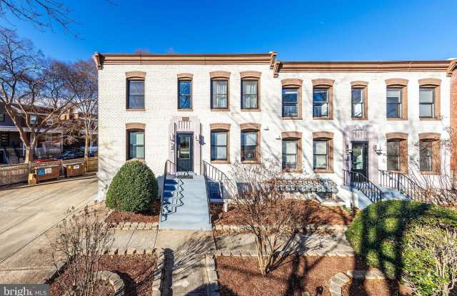 300 OKLAHOMA Avenue NE unit: 101