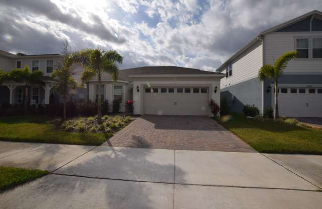 Beautiful 4 Bedroom, 3 Baths Single Family Home For Rent at 15966 Winding Bluff Dr. Montverde Fl. 34756