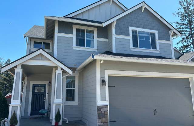 Spacious 3 Story Spanaway Home For Rent!