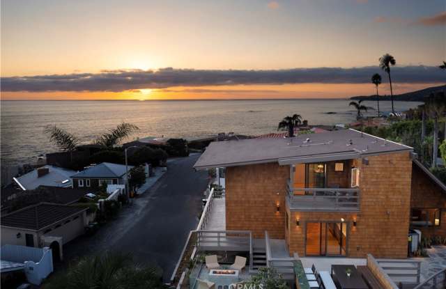1944 Ocean Way
