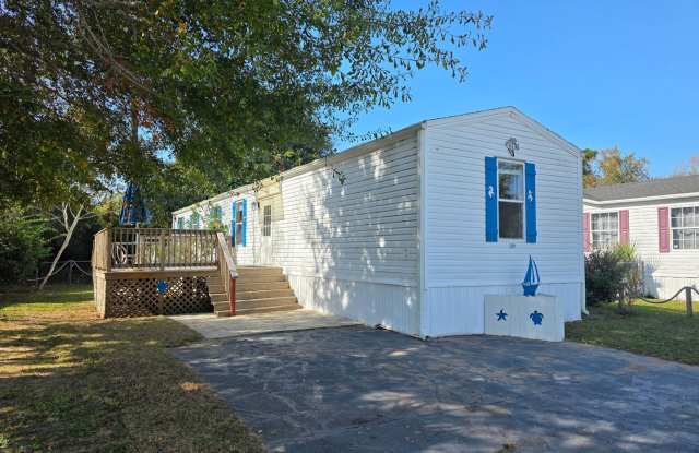 Nice 3BR/1BA Mobile Home w/Community Amenities!