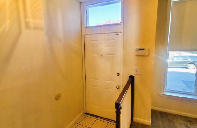 1225 E. Lanvale St./Large 3BR/1BA townhome in the Oliver neighborhood of East Baltimore. WATER INCLUDED