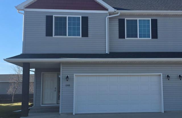 Photo of 1308 13th St W