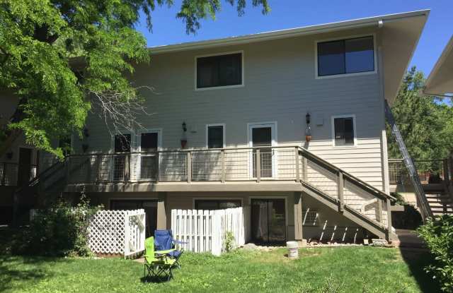 Completely Renovated 2 Bed 1.5 Bath West Pearl Street Condo W/Hiking Trails In Your Backyard.