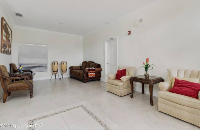 1581 Zaffer Street NW