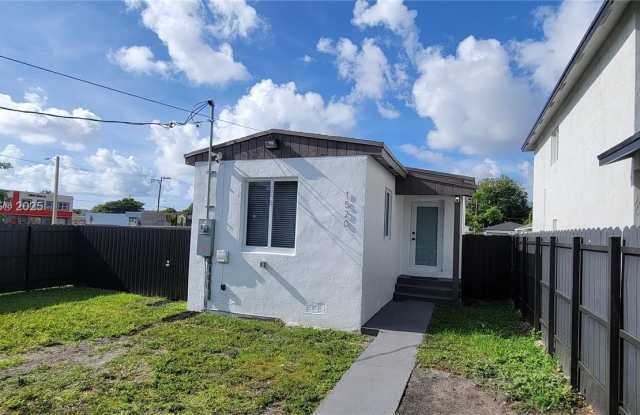 1520 NW 69th St