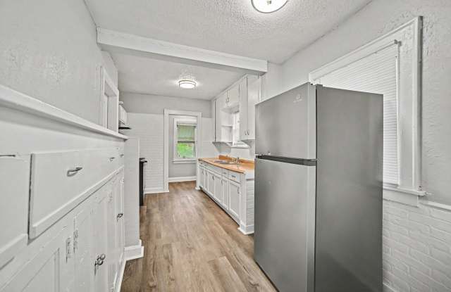 *MOVE IN SPECIAL* $250 Off First Full Month's Rent OR Free 55in TV