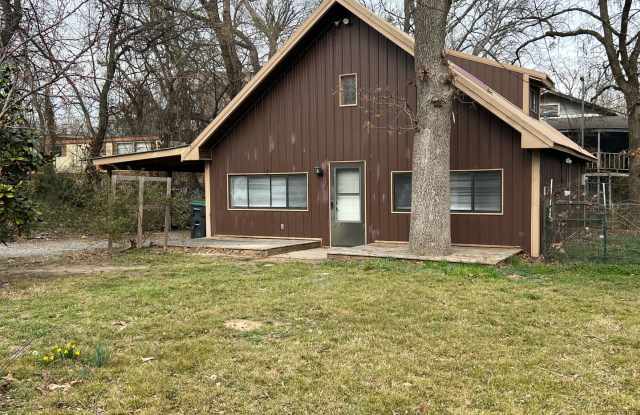 Unique  Charming 2 Bedroom 1 bathroom