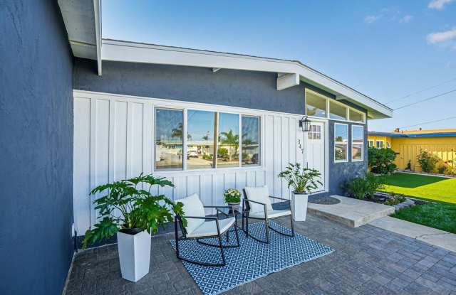 Renovated Beach house just a few blocks from the Beach/Pier in the highly desirable IB Community! - 347 Donax Avenue, Imperial Beach, CA 91932