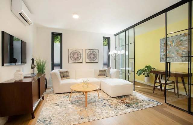 Photo of 8 Saint Marks Pl Apt 1B