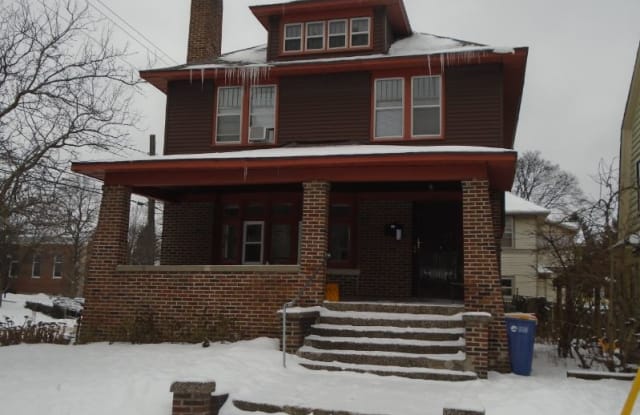 557 Glenwood Ave SE - 557 Glenwood Avenue Southeast, Grand Rapids, MI 49506