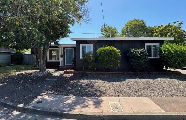 Photo of 2 Bedroom 1 Bathroom located in Santa Rosa's Grace Tract Neighborhood