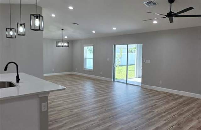 118 Northwest 1st Place