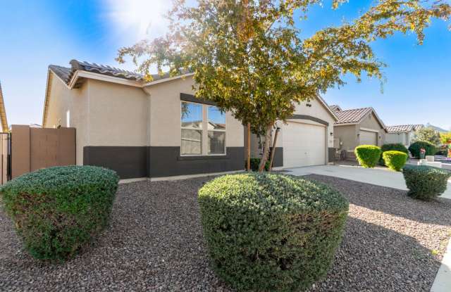STUNNING QUEEN CREEK HOME WITH 4 BEDROOMS  2.5 BATHS!