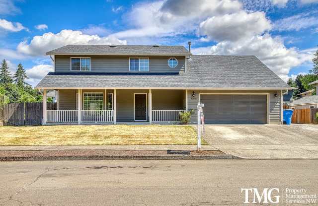 Charming Wildwood Home with Spacious Yard & Bonus Room