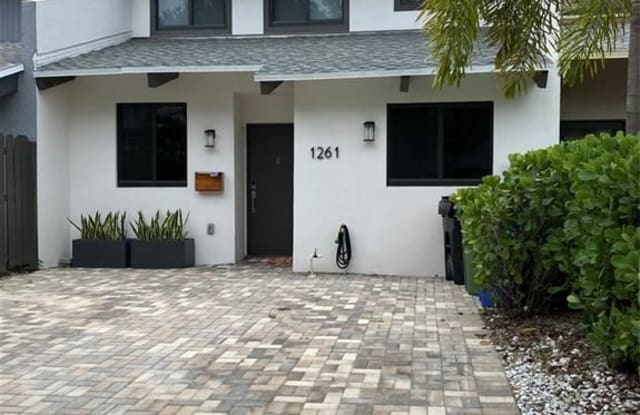 1261 SE 2nd Ct - 1261 SE 2nd Ct, Fort Lauderdale, FL 33301