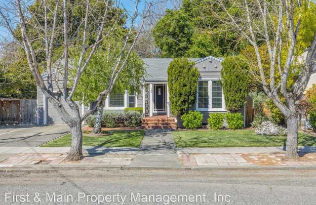 125 S Seymour Street