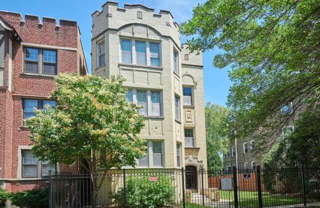 Photo of 5439 N Campbell Avenue unit: 3