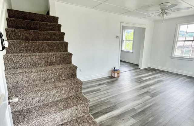 2 Bedroom Single-Family Home in Bellefonte – Available August 1