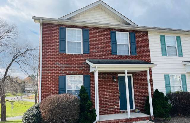 3 Bedroom 2.5 Bathroom Townhouse