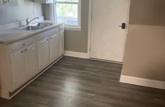 535 Algoma Boulevard - 1