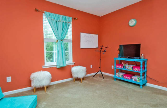 Photo of Room in 3 Bedroom Home at Spindlewood Ct