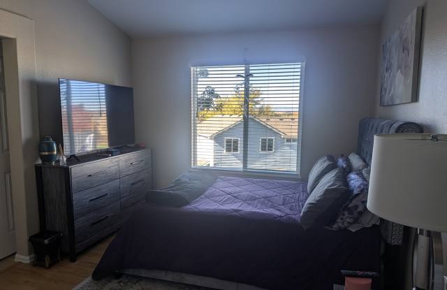 5616 South Quemoy Court