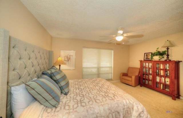 479 Brackenwood Lane N