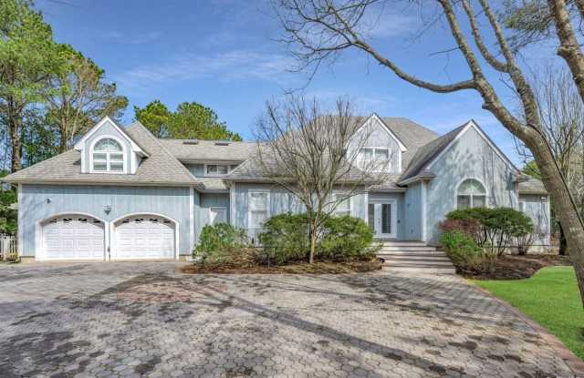 26 Lakeside Lane