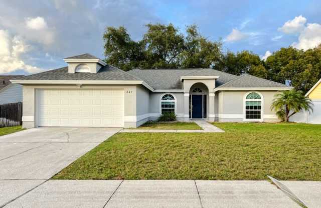 847 High Pointe Cir