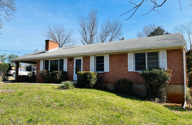 1104 Ashley Dr - 1104 Ashley Drive, Lynchburg, VA 24501