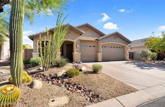 7431 E NORWOOD Street