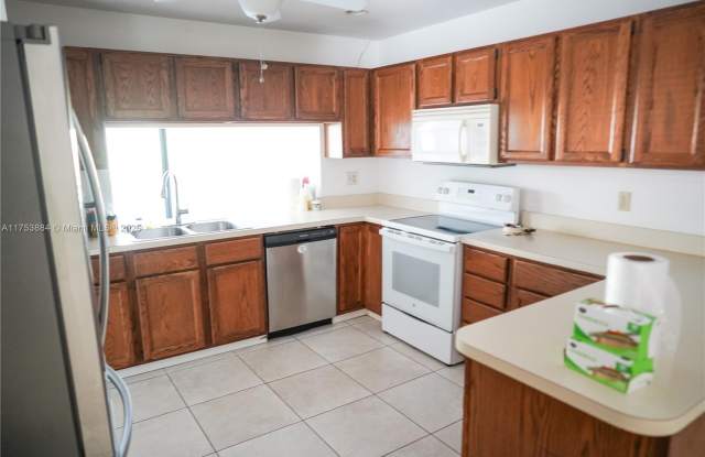 3255 Deer Creek Lake Shore Dr