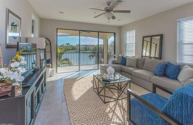 Brand new Construction Coach Home in Paloma Overlooking the Lake! photos photos