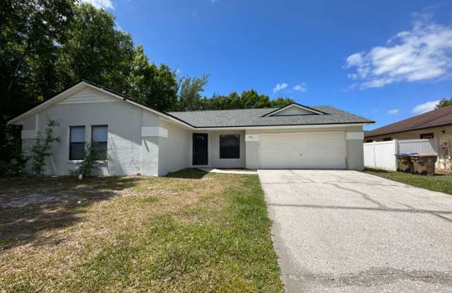 Spacious 4-Bedroom Retreat in Poinciana – Now at a Reduced Price!