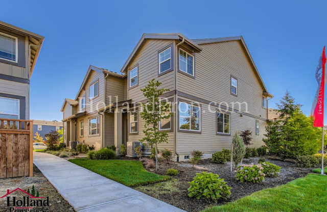 Photo of Best price ever!!! Stylish 4-Bedroom Home with Serene Green Space Views in the Heart of Beaverton