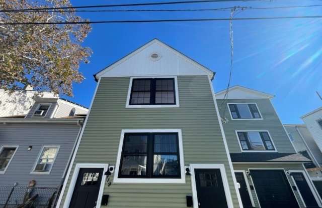 Photo of 119 Lewis St